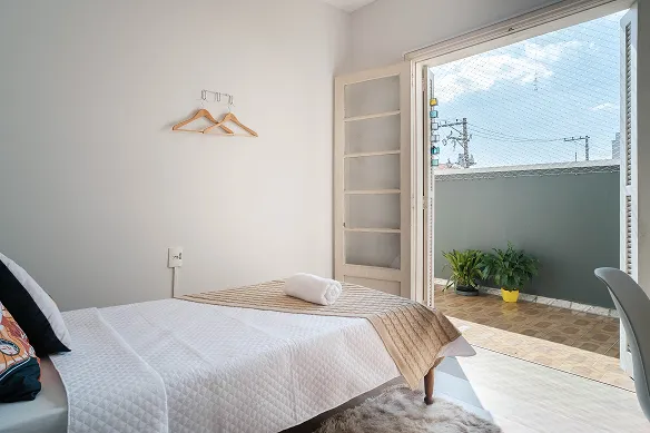 gato-haus-quarto-xarope3 1